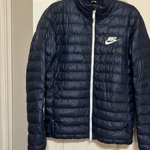 EUC NIKE puffer jacket- small